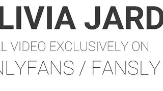 Cute bored roommate demands a FaceFucking