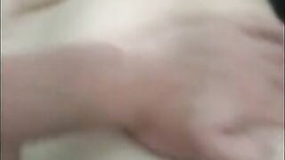 Que rico gime mi vecina mientras me la cojo