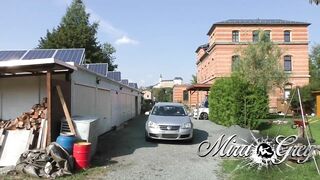 Passant spritzt mir ins Auto