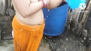 Hot bhabhi ki hot bathing outside