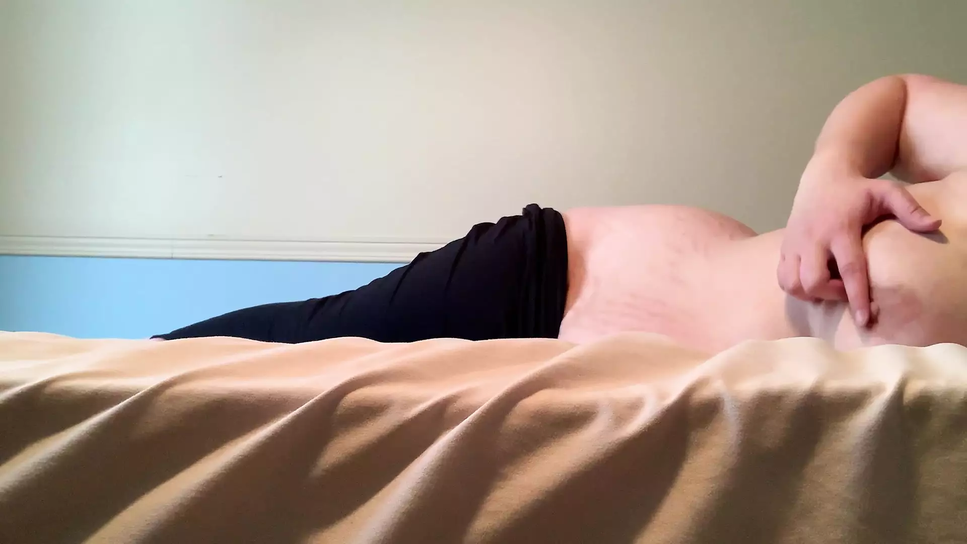 оргазм с подушкой между ног фото 27