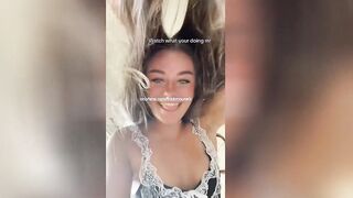 TIKTOK GIRL FLASHES PUSSY BY ACCIDENT DURING LIVE