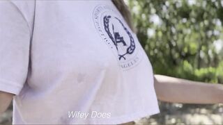 Public MILF in short crop top - BIG TIT PUBLIC flashing