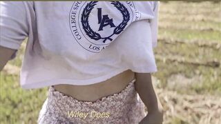 Public MILF in short crop top - BIG TIT PUBLIC flashing