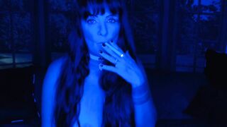 Flashy Smoking Goddess