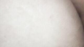 Le ago un rico masaje depues me pajeo en su rico culo..????????????