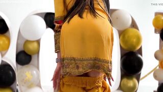 Aaliyah Yasin Gets Horny Whilst Waiting for Her Guests