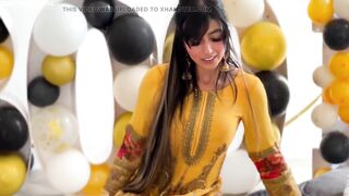 Aaliyah Yasin Gets Horny Whilst Waiting for Her Guests