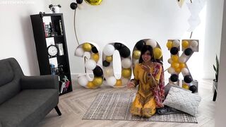 Aaliyah Yasin Gets Horny Whilst Waiting for Her Guests