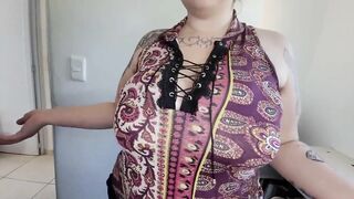 Huge Tits Caught You Looking at the Grocery Store